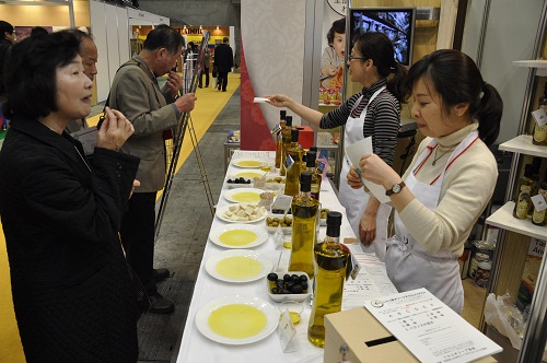 ZZTK TAYLAND VE IRAKTA TÜRK ZEYTİN VE ZEYTİNYAĞINI TANITTI